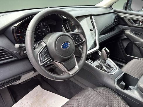 Used 2025 Subaru Outback Premium AWD/4WD image 13