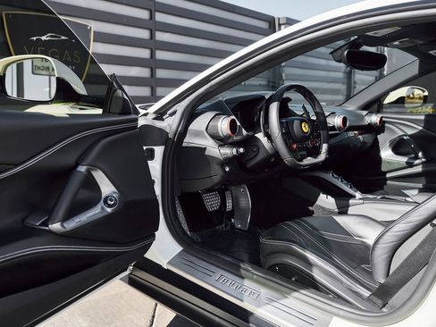 Used 2019 Ferrari 812 Superfast image 28