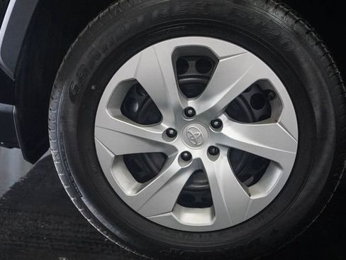 Used 2025 Toyota RAV4 LE FWD image 4