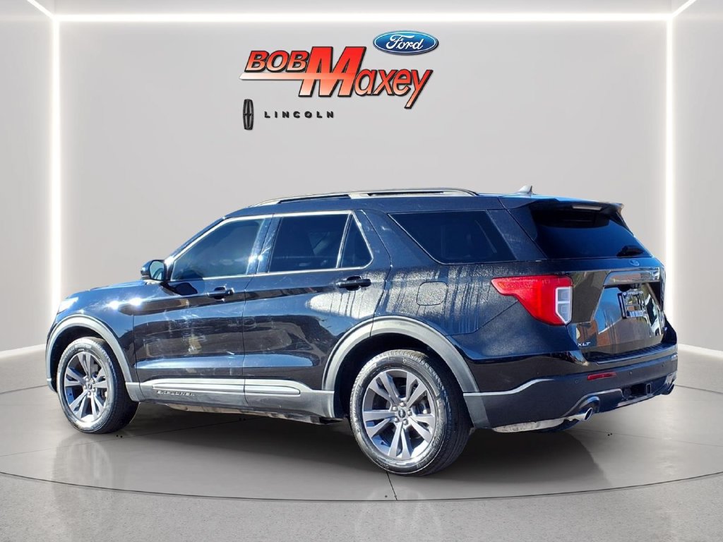 Used 2023 Ford Explorer XLT w/ Equipment Group 202A AWD/4WD image 7