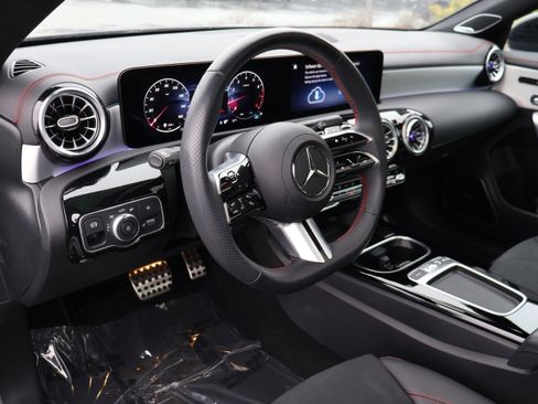 Certified 2025 Mercedes-Benz CLA 250 image 12