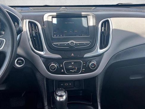 Used 2021 Chevrolet Equinox LS FWD image 8