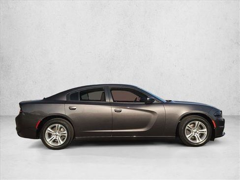 Used 2020 Dodge Charger SXT RWD image 4