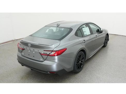 New 2026 Toyota Camry SE image 8