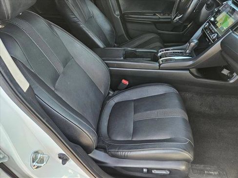 Used 2019 Honda Civic Touring image 21