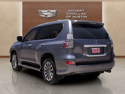 Used 2023 Lexus GX 460 Luxury w/ Accessory Package AWD/4WD image 3