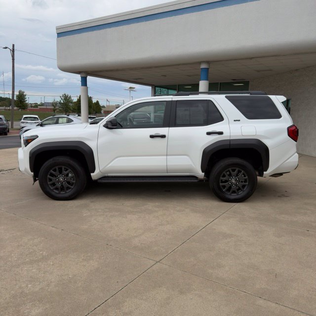 Used 2025 Toyota 4Runner SR5 AWD/4WD image 2