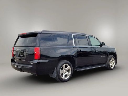 Used 2015 Chevrolet Suburban LT image 13