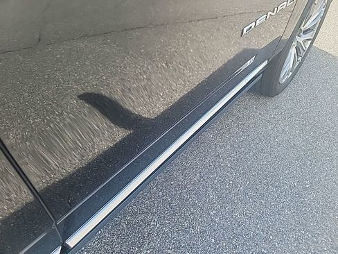 Used 2022 GMC Yukon Denali RWD image 10
