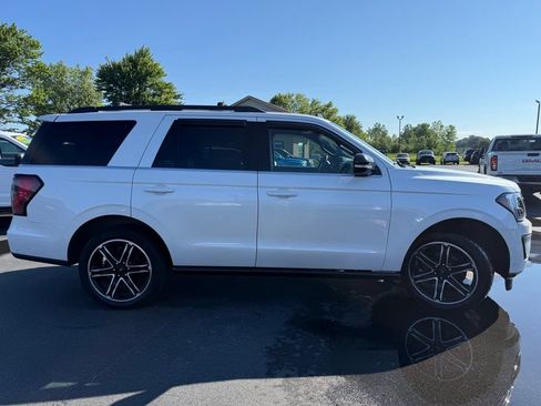 Used 2019 Ford Expedition Limited w/ Equipment Group 303A AWD/4WD image 4