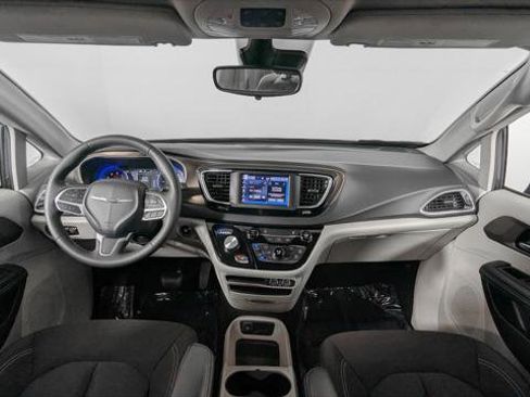 Used 2023 Chrysler Voyager LX FWD image 26