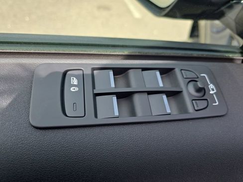 Used 2026 Land Rover Discovery Sport Landmark AWD/4WD image 27