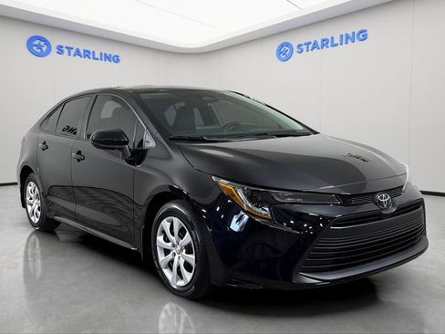 Used 2025 Toyota Corolla LE image 13