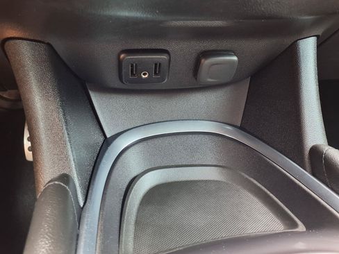 Used 2017 Chevrolet Malibu LT FWD image 8