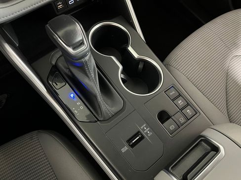 Used 2023 Toyota Highlander LE image 14