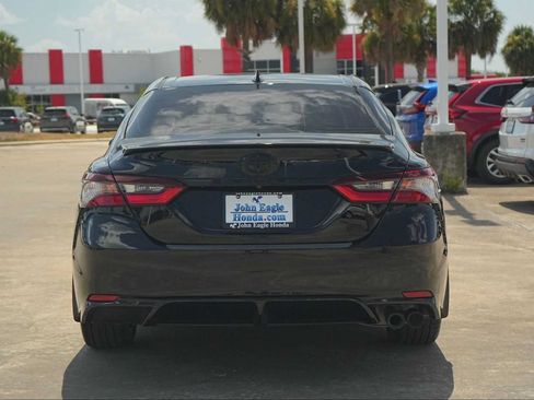 Used 2023 Toyota Camry SE FWD image 5