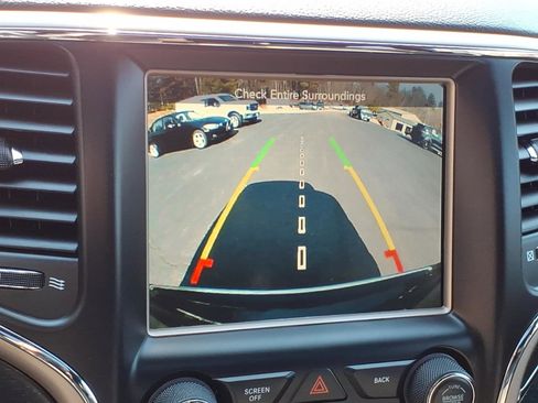 Used 2017 Jeep Grand Cherokee Limited image 17