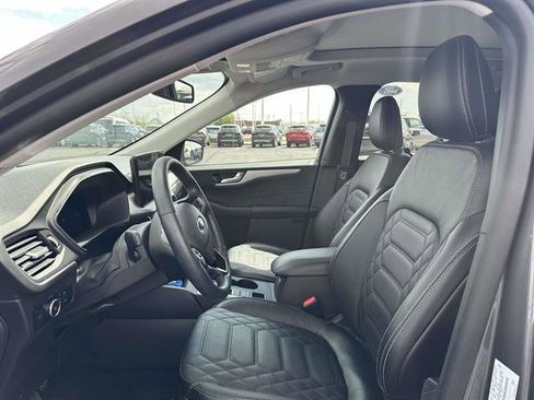 Used 2024 Ford Escape Platinum w/ Premium Technology Package AWD/4WD image 10