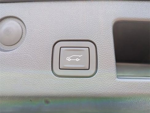 New 2025 GMC Terrain Elevation w/ Elevation Premium Package image 17