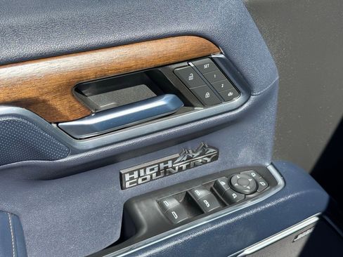 Used 2023 Chevrolet Silverado 1500 High Country w/ Technology Package image 16