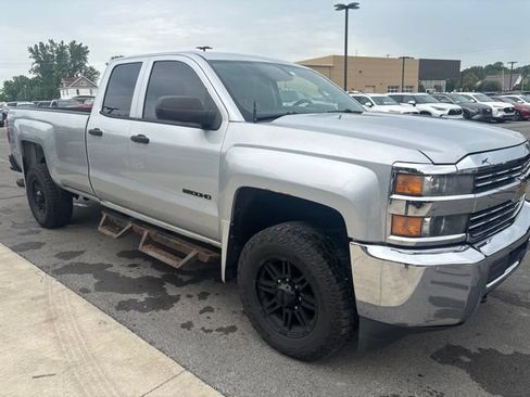 Used 2015 Chevrolet Silverado 2500 W/T AWD/4WD image 18
