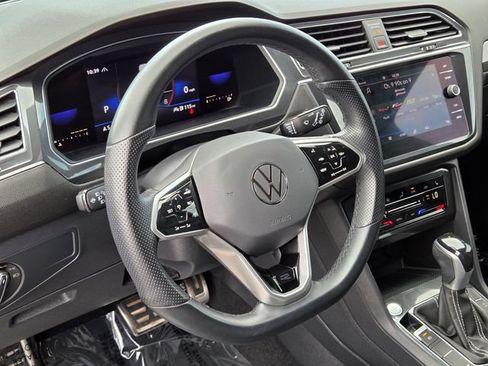 Used 2022 Volkswagen Tiguan SE R-Line AWD/4WD image 17