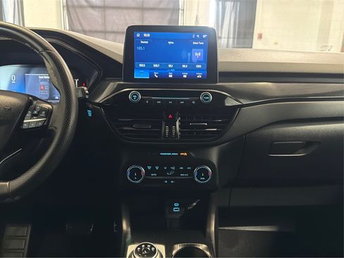Used 2023 Ford Escape ST-Line FWD image 18