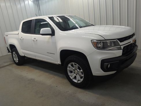 Used 2022 Chevrolet Colorado LT w/ Safety Package image 11