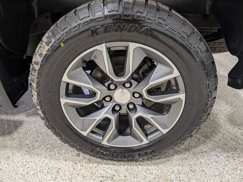 Used 2022 Chevrolet Silverado 1500 LT AWD/4WD image 12
