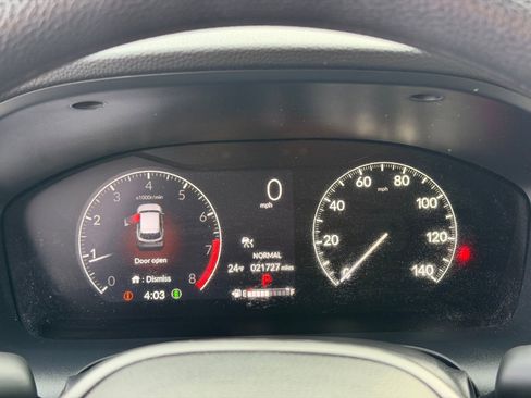 Used 2023 Honda HR-V LX image 17