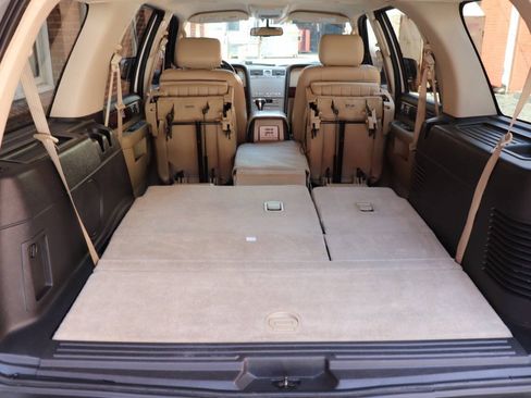 Used 2006 Lincoln Navigator Luxury RWD image 52