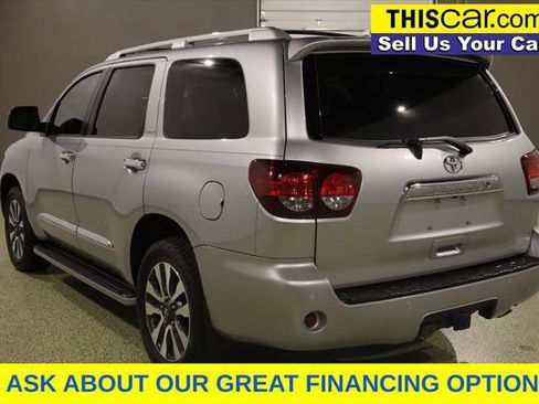 Used 2019 Toyota Sequoia Limited w/ Safety & Convenience Package image 5