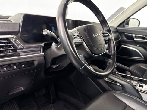Used 2023 Kia Telluride LX FWD image 4
