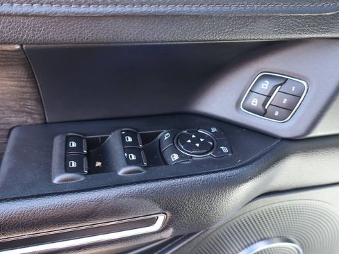 Used 2019 Ford Expedition Max Limited AWD/4WD image 17