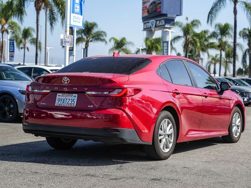 Used 2025 Toyota Camry LE FWD image 9