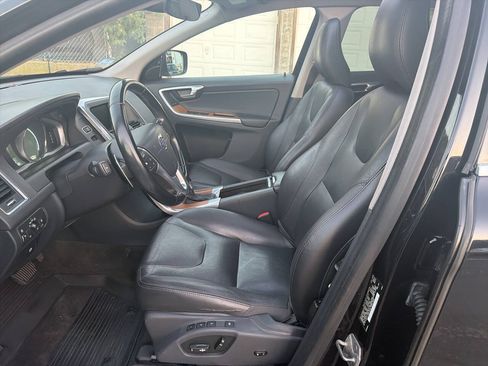 Used 2015 Volvo XC60 T6 w/ Proximity Package AWD/4WD image 12