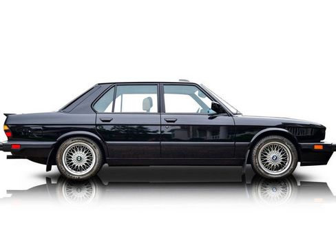 Used 1988 BMW M5 image 2