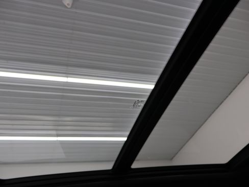 Used 2025 RAM 1500 Limited image 13