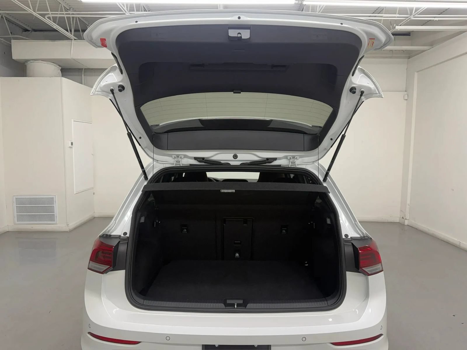 Used 2022 Volkswagen GTI SE w/ SE Leather Package FWD image 43