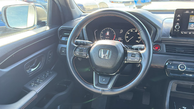 Used 2025 Honda Pilot TrailSport image 26