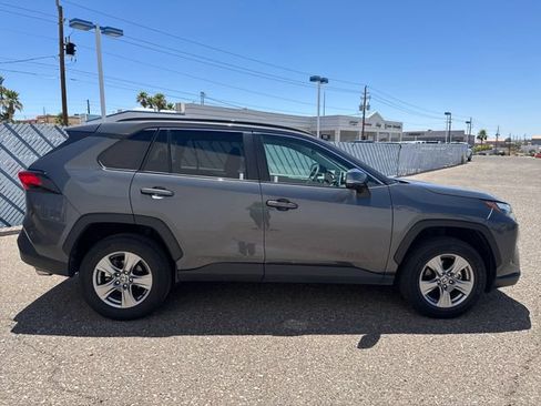Used 2025 Toyota RAV4 XLE AWD/4WD image 6