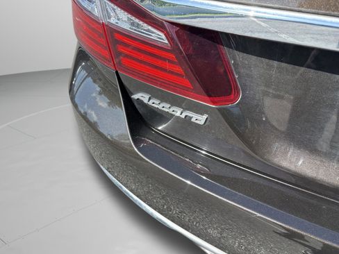 Used 2016 Honda Accord EX image 39