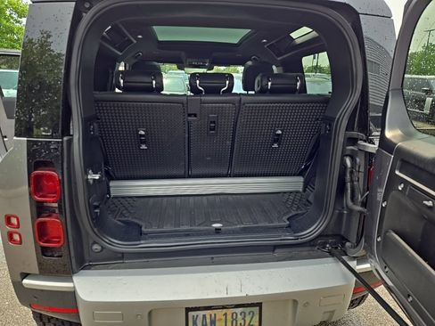 Certified 2022 Land Rover Defender 90 S AWD/4WD image 17