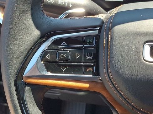 Used 2025 Jeep Grand Cherokee L Summit AWD/4WD image 23
