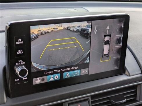 Used 2025 Honda Pilot Black Edition image 13