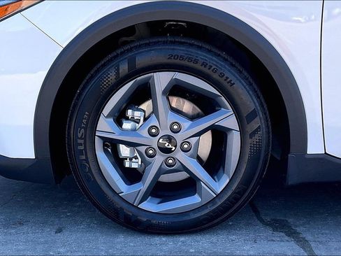 Used 2025 Kia K4 FWD image 8