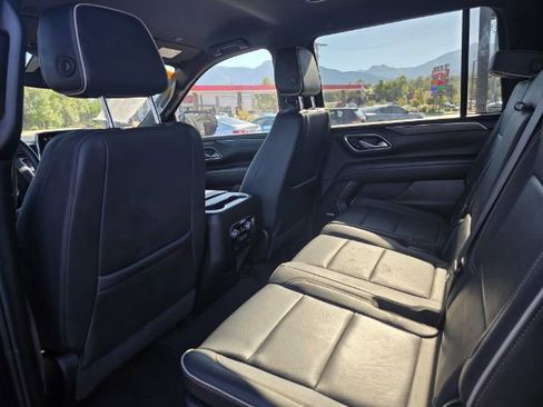 Used 2024 GMC Yukon XL SLT AWD/4WD image 21