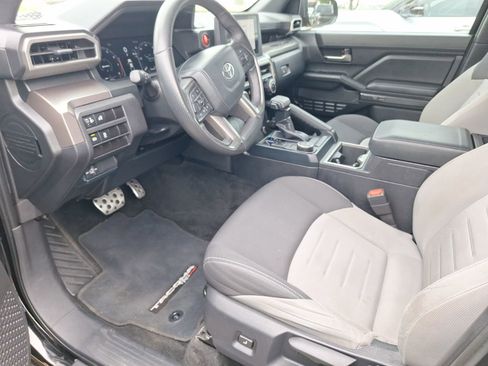 Used 2024 Toyota Tacoma TRD Sport image 15