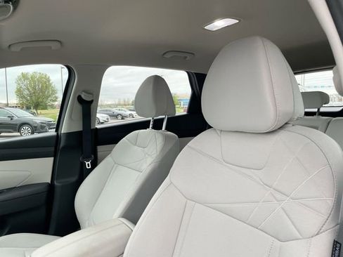 Used 2025 Hyundai Tucson SE image 9