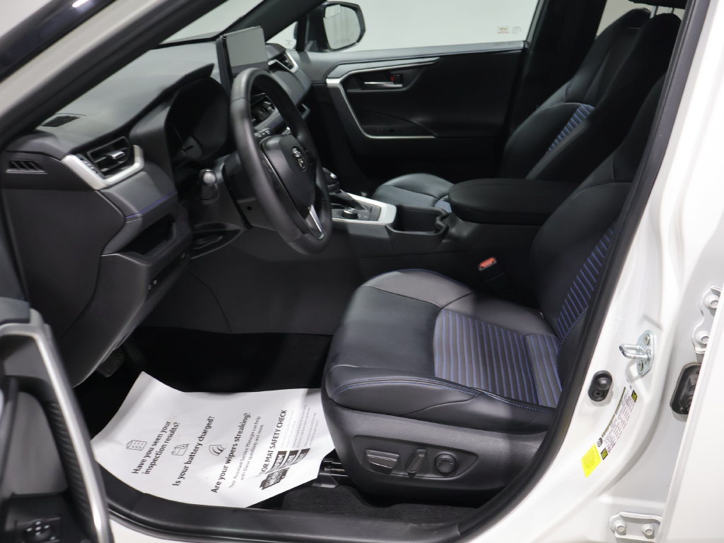 Used 2024 Toyota RAV4 XSE AWD/4WD image 9